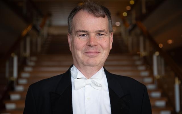 Headshot of Scott Dickinson