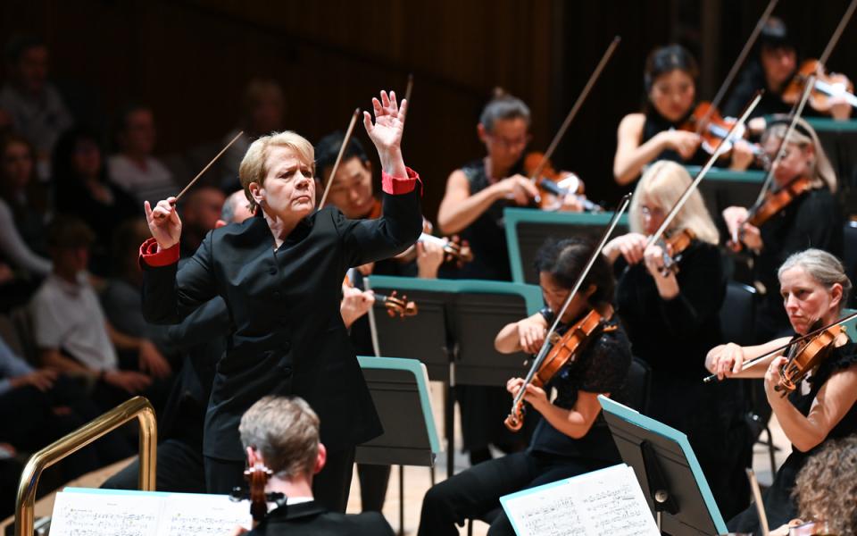 Marin Alsop conducting the Philharmonia Orchestra